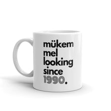 Lade das Bild in den Galerie-Viewer, Mükemmel looking since - Mug mit &quot;Jahrgang&quot;
