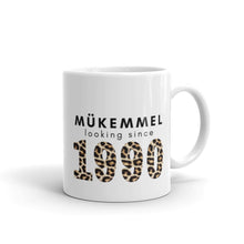 Load image into Gallery viewer, Mükemmel looking since  - Mug Leo mit &quot;Jahreszahl&quot;
